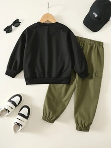 SHEIN 2件組兒童小男孩秋冬休閒圓領長袖套頭運動衫與長褲套裝，綠色運動衫套裝，男孩套裝，秋冬套裝，運動套裝 - 彩色 - 查看 2