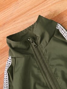 SHEIN Genkimix Kids 2件組女童 2025 春/秋新款 防風布料蝴蝶結刺繡休閒時尚愛心編織帶裝飾立領拉鍊夾克與休閒長褲 可愛甜美套裝 - 綠色 - 查看 6