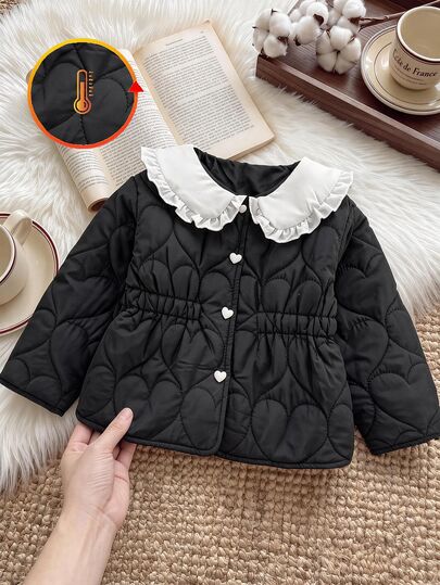 SHEIN Genkimix Kids Mantel Pendek Empuk Ringan untuk Anak Perempuan dengan Ikat Pinggang, Mantel Empuk Berlapis Motif Hati Hitam Baru, Kerah Peter Pan, Mantel Empuk Ringan, Musim Gugur/Dingin