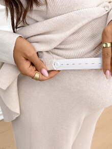 SHEIN Set Pakaian Kasual Musim Dingin untuk Ibu Hamil: Kardigan Rajut Panjang Lengan Panjang Warna Polos dan Celana Panjang Rajut dengan Pinggang yang Dapat Diatur - Aprikot - View 5