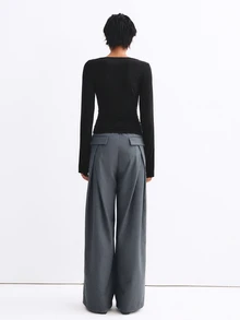 ATUI Studio Atasan Wanita Lengan Panjang Leher Perahu, Kaos Crop Pinggang Ramping dengan Detail Kerut, Blus Kantor Minimalis Bahan Jersey Elastis - Hitam - View 7
