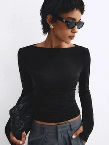 ATUI Studio Atasan Wanita Lengan Panjang Leher Perahu, Kaos Crop Pinggang Ramping dengan Detail Kerut, Blus Kantor Minimalis Bahan Jersey Elastis - Hitam - View 5
