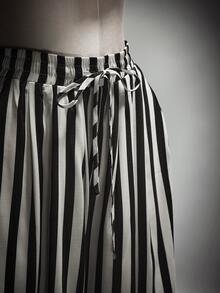 SHEIN ICON Plus Size Vintage Y2K Sexy Black & White Striped Halloween Suit Set, Clown Cosplay Suit Set, Halloween - Black and White - View 10