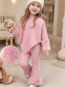 SHEIN Playful Pals طقم للفتيات الصغيرات، بلوزة علوية غير متماثلة بتصميم مبتكر مع ياقة عالية باللون الوردي العميق منسوجة بأضلاع وتفاصيل رقعات من الفليس القطبي، لأسلوب جديد للخريف/الشتاء - وردي - مشاهدة 5