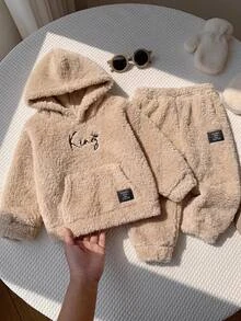 SHEIN Baby Boy Letter Embroidery Kangaroo Pocket Raglan Sleeve Teddy Hoodie & Autumn Winter Pants Set - Multicolor - View 1