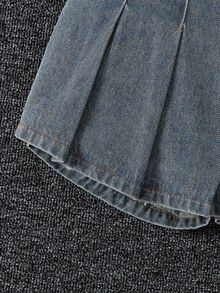 SHEIN Elladie kids 女童休闲褶裥长裤，侧边饰有蝴蝶结绑带。舒适的水洗蓝色牛仔腰部短裙，全新时尚街头风设计。 - 中等水洗藍 - 查看 6