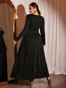 Cravure Gaun Hitam Ukuran Besar dengan Leher V Berenda dan Pinggang Ramping, Lengan Panjang, Model Drape untuk Musim Gugur - Hitam - View 6