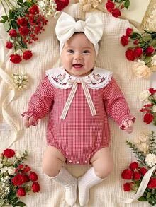 SHEIN Baby Girl Colorblock Peter Pan Collar Colorblock Bow Cute Floral Duck Embroidery Pattern Long Sleeve Plaid Versatile Romper Thick Style Suitable For Winter - Red and White - View 9