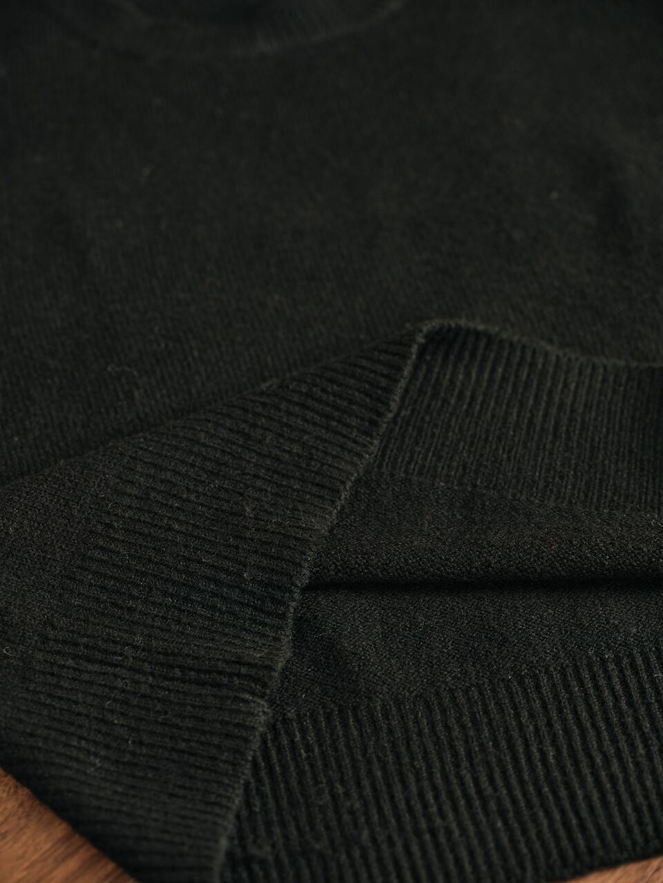 Vintage Contrast Color Leaf Embroidery Knit Sweater, Solid Black Basic Crew Neck Puff Sleeve Slouchy Daily Commute Gentle Vibe Base Layer