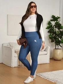 SHEIN CURVE+ Celana Jeans Wanita Ukuran Besar Model Slim Fit Kasual Serbaguna dengan Motif Bordir - Biru - View 3