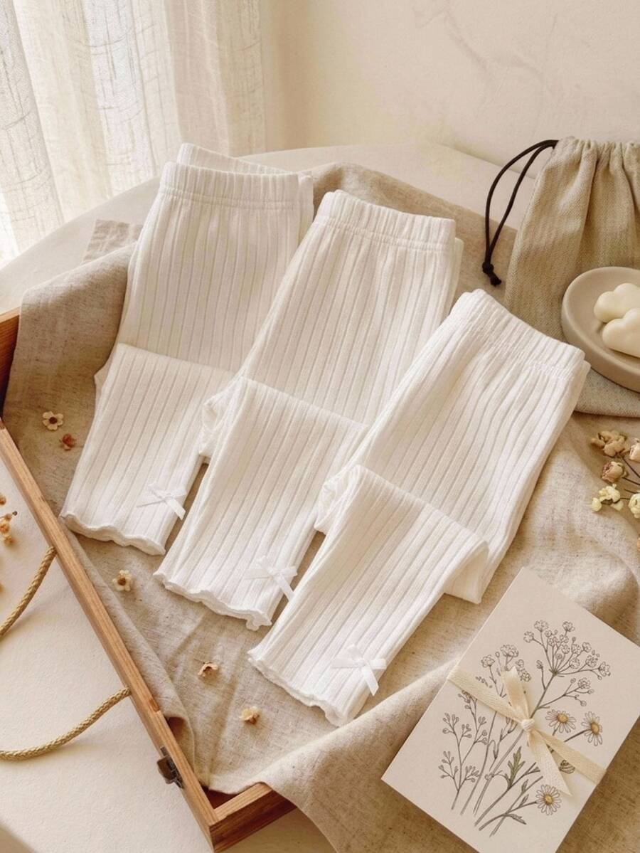 SHEIN Set Legging Putih Anak Perempuan Modis, Kasual, Minimalis, Serbaguna, Bertekstur Rajut, Bergaris, dengan Hiasan Pita, 3 Potong, Cocok untuk Musim Semi, Musim Panas, Musim Gugur, dan Musim Dingin. - MultiWarna - View 1