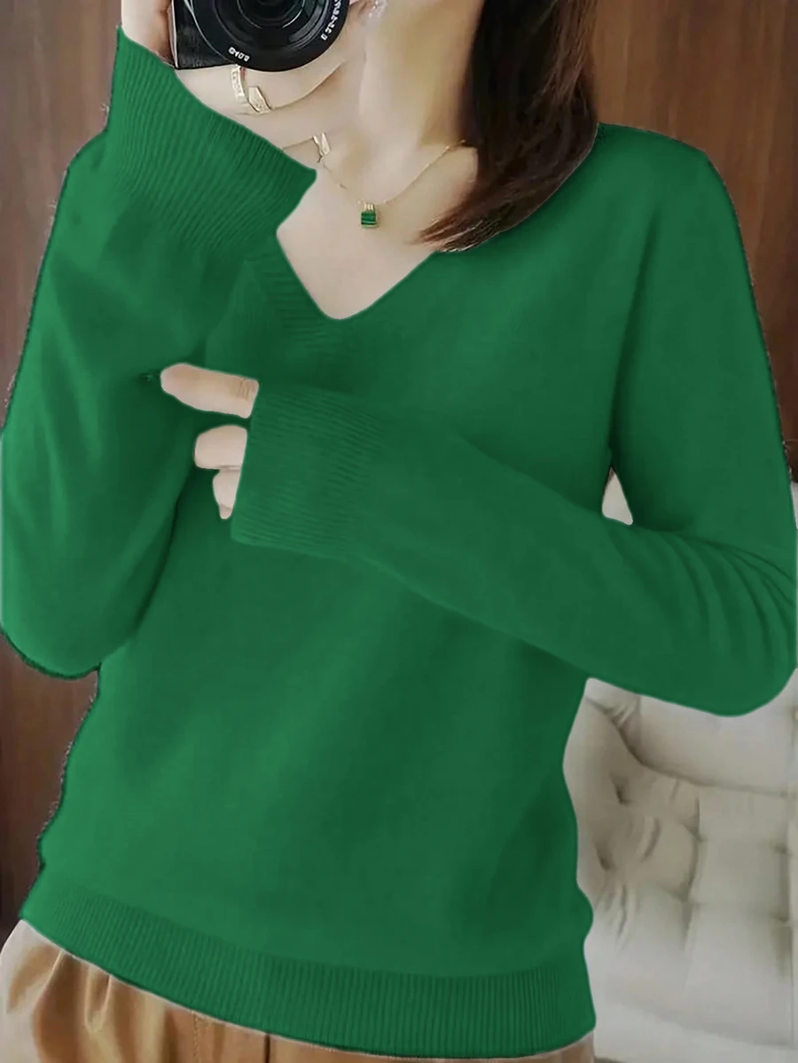 EMERY ROSE Women's Solid Color V-Neck Long Sleeve Casual Knit Sweater, Autumn/Winter Knit Pullover Fall Sweater - Green - View 1