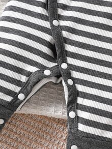 SHEIN Vintaside Kids Newborn Baby Boys Striped Bear Patch Romper - Dark Grey - View 9