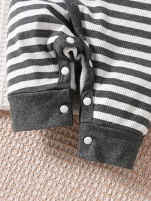 SHEIN Vintaside Kids Newborn Baby Boys Striped Bear Patch Romper - Dark Grey - View 6