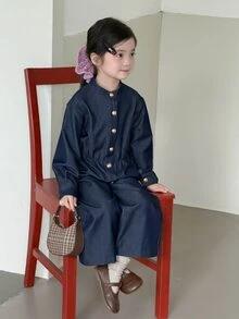 Dazy Kids 女童立領金鈕扣鬆緊腰寬腿牛仔連身褲，長袖復古少女牛仔連身衣 - 深色水洗藍 - 查看 7