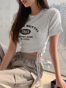 DAZY تي شيرت نسائي مطبوع عليه حرف مطوي، تيشيرتات نسائية مطبوعة بتصميمات جرافيك قصيرة - أبيض - مشاهدة 7