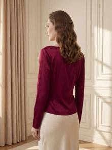 Suri Mira Kemeja Wanita Gaya Prancis Minimalis Warna Hitam Polos dengan Kerah Bergelombang, Pinggang Terikat, Kancing Mutiara, dan Desain Lipit, Model Baru untuk Musim Dingin - Rose Red - View 2
