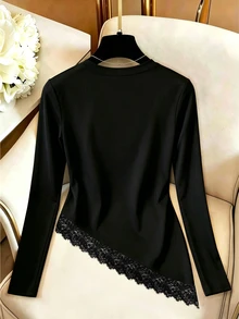 Resyla Kaos Wanita Lengan Panjang Hitam Leher Bulat dengan Hem Asimetris dan Patchwork Renda, Gaya Minimalis Seksi, Melangsingkan, Cocok untuk Pakaian Dalam dan Aktivitas Sehari-hari - Hitam - View 2