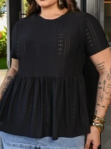 Bibi Tomais Black Embroidery Hollow Out Plus Size T-Shirt, Fashionable For Summer - Black - View 6
