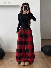 SHEIN 青少年女孩紅色與黑色格紋抓絨寬腿運動褲，休閒百搭貼身低腰抽繩腰鬆寬腿抓絨運動褲，拼色設計，聖誕街頭風，舒適秋冬款式 - 彩色 - 查看 3