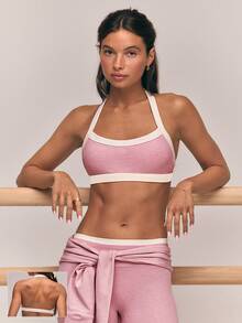 GLOWMODE FeatherFit™-CloudBlend Bra Halter Dua Warna Ringan & Mengangkat dengan Bagian Belakang Terbuka dan Bantalan yang Dapat Dilepas, Cocok untuk Latihan Barre, Balet, Pilates, dan Aktivitas Kasual Sehari-hari, Memberikan Dampak Rendah. - Berwarna merah muda - View 1
