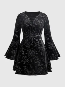 ROMWE Goth Gaun Vintage Rose Motif Gelap Beludru Serbaguna Lengan Lonceng dengan Tali Serut di Pinggang dan Leher V Ukuran Besar - Hitam - View 1