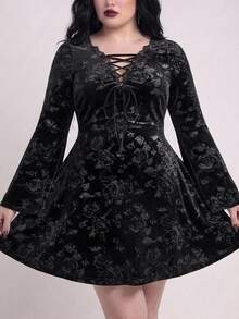 ROMWE Goth Gaun Vintage Rose Motif Gelap Beludru Serbaguna Lengan Lonceng dengan Tali Serut di Pinggang dan Leher V Ukuran Besar - Hitam - View 5