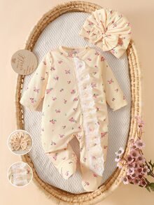 SHEIN 新生女嬰秋冬新款白色連身衣+蝴蝶結帽子套裝，圓領長袖連腳連身褲，滿版粉色碎花，前拉鍊設計，蕾絲拼接布料柔軟舒適，甜美可愛風格，適合0-9個月女嬰日常穿著 - 杏色 - 查看 3