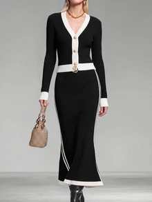 SHEIN طقم نسائي من توب بأكمام طويلة وياقة على شكل حرف V بتصميم ألوان متباينة وتنورة ضيقة محبوكة - أبيض وأسود - مشاهدة 1
