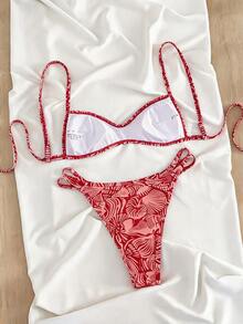 SHEIN Swim 春夏新款紅色花卉底色海洋貝殼印花兩件式高衩三角比基尼套裝 聚攏性感熱帶風泳衣 女款沙灘泳裝 - 紅色 - 查看 2