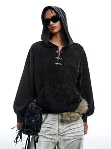 LYSMO Sweatshirt Hoodie Kasual Wanita dengan Kancing Jepret, Bahu Longgar, Lengan Panjang, dan Saku - Hitam - View 2