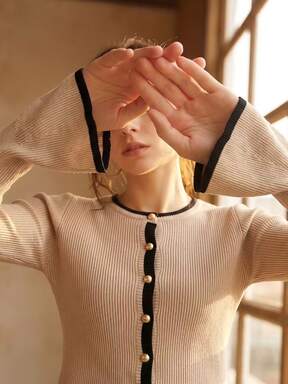 SHEIN PariChic レディース カーディガン スリムフィット フレアカフス 配色バインディング ブラック＆ベージュ ボタン ラウンドネック エレガント フレンチ ビジネスカジュアル オールドマネー オフィス ブランチ 秋