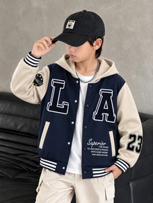 SHEIN 青少年男孩秋季抓絨內裡長袖連帽夾克，黑灰拼接連帽抓絨棒球夾克，LA字母印花搭配多款美國標語印花，寬鬆落肩版型，復古風兒童校園休閒夾克，適合上學與外出穿著 - 藏蓝色 - 查看 3