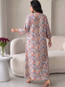 Al Najma 春秋配色拼接小碎花鈕扣裝飾七分袖寬鬆休閒極簡長洋裝 大尺碼女款 - 卡其色 - 查看 2
