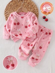 Set Piyama Bayi Perempuan Lucu & Nyaman, Lembut dan Halus, Motif Ceri Merah Muda di Seluruh Permukaan, Leher Bulat, Lengan Panjang, dan Celana, 2 Potong - Dusty Pink - View 3