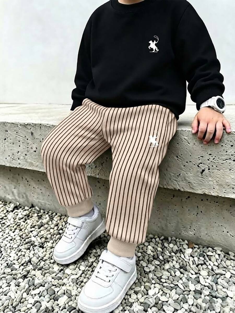 小男孩純黑色圓領長袖運動衫與卡其色直條紋慢跑褲馬匹印花2件套休閒秋季套裝 - 彩色 - 查看 1