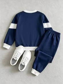 Genkimix Kids 2件組小男孩休閒運動學院風街頭可愛酷帥衛衣＋長褲套裝，適合日常穿著、上學、外出、運動，春秋季節適用，為男孩提供多種搭配選擇，增加服裝組合多樣性，整體設計簡約優雅，舒適時尚 - 藏蓝色 - 查看 3