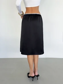 Siren Gaze Rok Elegan Wanita dengan Pengait Cincin Pinggang Samping - Hitam - View 6