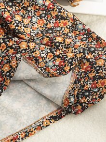 SHEIN Vintaside Kids 少女田園風春夏新款方領長袖梭織碎花洋裝，後背小V設計，可拆卸大蝴蝶結，寬下擺側褶邊，復古簡約百搭公主A字裙，適合戶外秋季出遊與海邊度假 - 彩色 - 查看 3