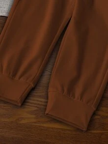 SHEIN 男童 3 件組卡其色、棕色與軍綠色彈性腰基本運動長褲，適合秋冬休閒穿著、運動與上學，4-7 歲 - 軍綠色 - 查看 7