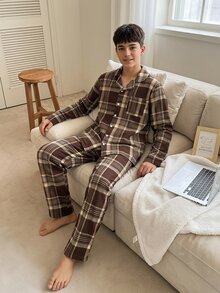 SHEIN 秋冬青少年男童2件套，時尚復古咖啡色格紋梭織面料休閒極簡寬鬆翻領開襟針織外套長袖與長褲居家服 - 咖啡棕 - 查看 2