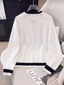 GlowEve CURVE Kardigan Rajut Ukuran Besar Gaya Korea Desain Bisnis Kasual Elegan Fashion dengan Detail Hollow-Out Warna Kontras Lengan Panjang untuk Kantor Hitam dan Putih Musim Gugur - Hitam dan Putih - View 2