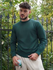 LEOGASHI LEOGASHI Men's Solid Color Crew Neck Long Sleeve Casual Versatile Lightweight Fitted Knit Sweater - Green - View 2
