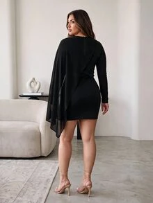 Enliva Gaun Mini Hitam Wanita Ukuran Plus, Gaun Bodycon Asimetris Lengan Panjang dengan Detail Jubah Berlipat untuk Musim Gugur - Hitam - View 2