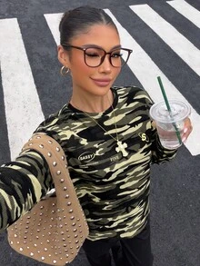 Muchica 女款迷彩華夫格針織長袖T恤 Y2K 背後圖案字母印花圓領寬鬆休閒秋季外穿上衣 - 綠色 - 查看 3