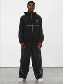 FORM&CHAOS Men's Sports Street Casual Black Zip-Up Hooded Jacket And Pants Set - Black - View 3