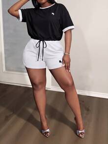 Slaydiva Plus Size Drawstring Contrast Color Short Sleeve Top And Knight Print Shorts 2 Pieces Set - Black - View 9
