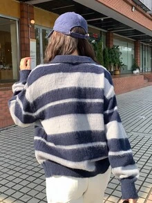 DAZY Sweater Lengan Panjang Bergaris dengan Kerah untuk Wanita - Grey - View 2