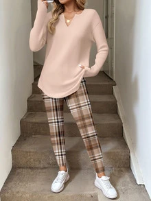 SHEIN LUNE 2件組女款長袖T恤內搭褲套裝，秋冬工作正式度假休閒居家服，粉色米色，休閒傳統風 - 彩色 - 查看 5