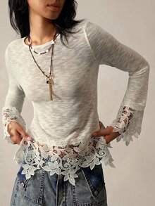 Bohemela تي شيرت نسائي بياقة دائرية وأكمام طويلة مع حافة دانتيل متباينة الألوان بتصميم عصري - أبيض - مشاهدة 6